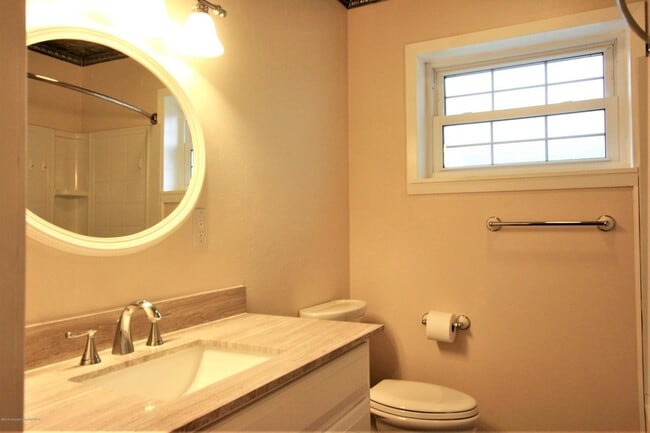 Building Photo - 3715 Lenwood Dr