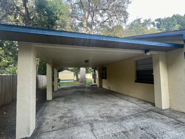 Building Photo - 705 Bayou Ave