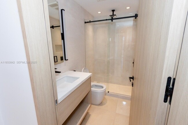 Building Photo - 251 Crandon Blvd