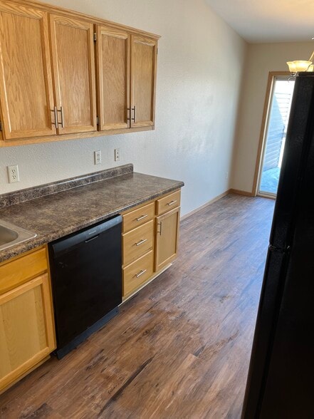 Building Photo - 540 6th Ave NE