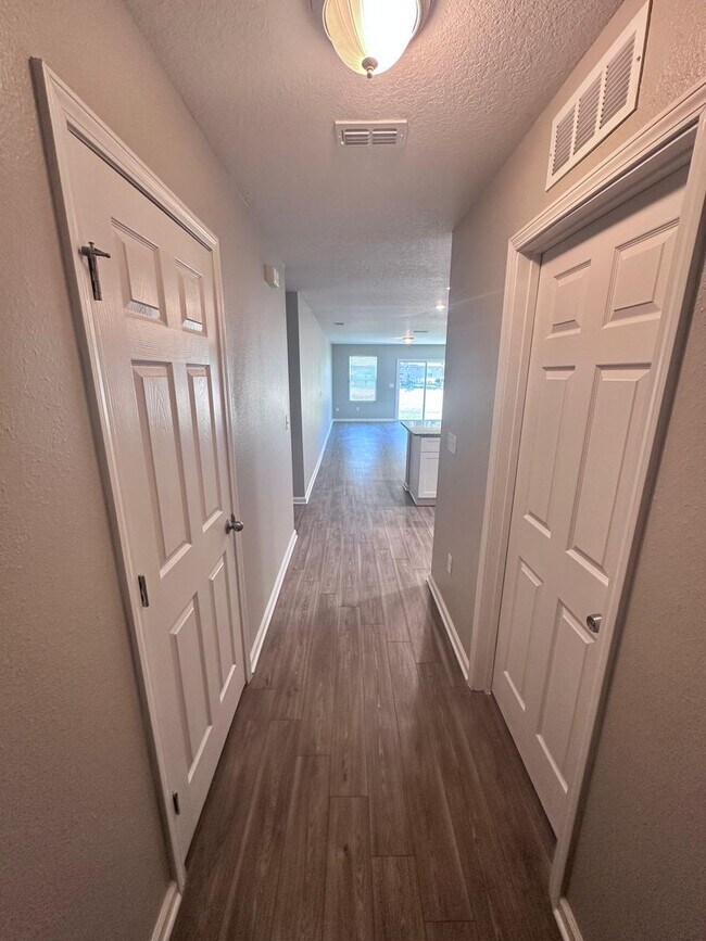 Building Photo - *** TWO WEEKS FREE ***  Gorgeous 4-Bedroom Home with Granite Counters & 2-Car Garage