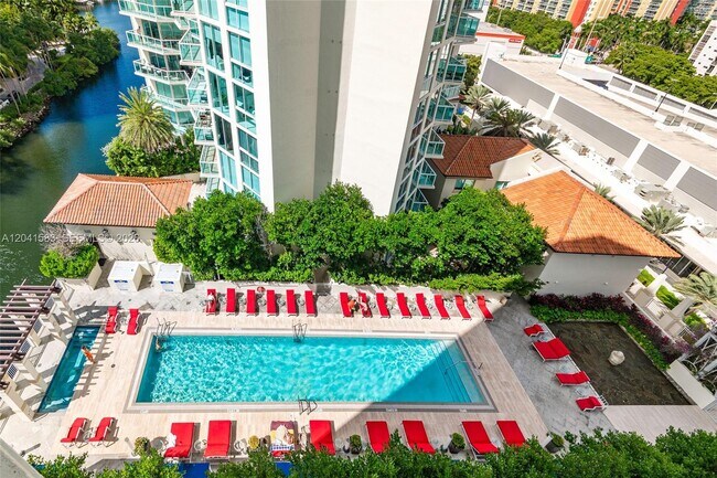 Building Photo - 200 Sunny Isles Blvd