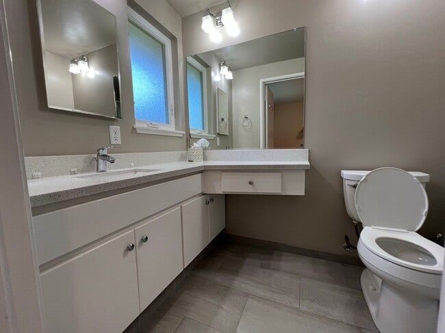 Building Photo - Renovated Sunnyvale House with Swimming Po...