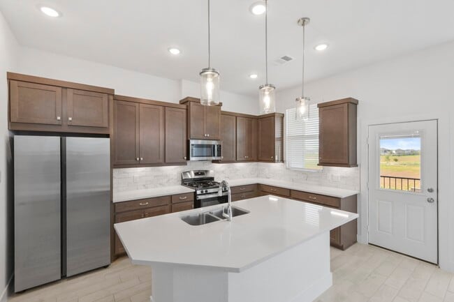 Building Photo - 21118 Garden Palm Dr