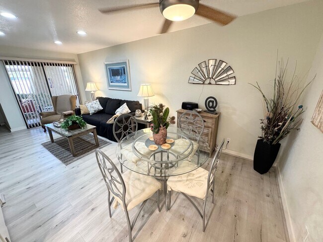 Building Photo - Long Term - Beautifully Updated 1 Bedroom Condo in Palm Springs Villas II