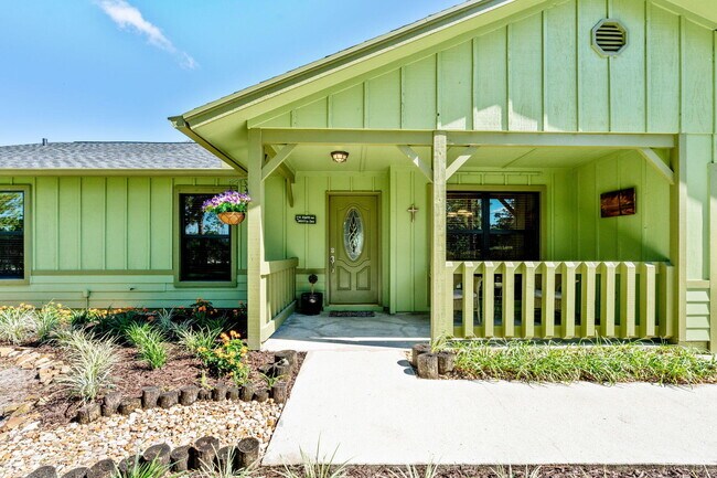 Building Photo - 11989 Persimmon Blvd