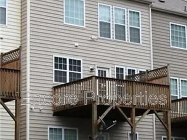 Building Photo - 8705 Macedonia Lake Dr