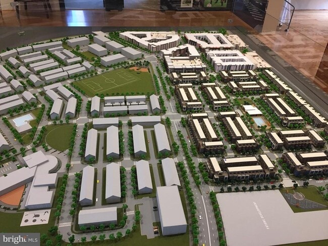 Building Photo - 16608 Crabbs Branch Way