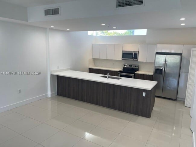 Building Photo - 1813 Madison St