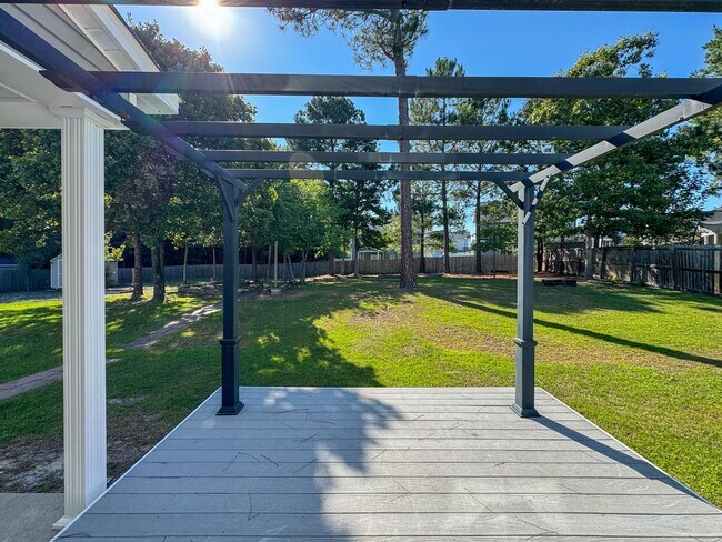 Building Photo - Stunning 4 Bed 2.5 Bath Home in Lexington Plantation