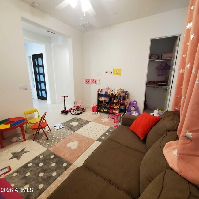 Building Photo - 16512 S 8th Way