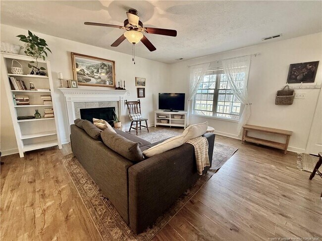 Building Photo - 234 Pender Rd