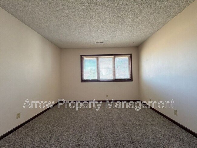 Building Photo - 5050 Prince Rd