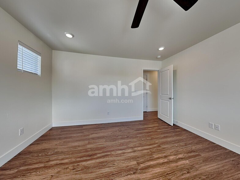 Building Photo - 19216 16th Ave Ct E