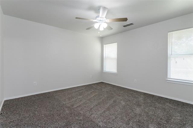 Building Photo - 1217 Village Garden Dr