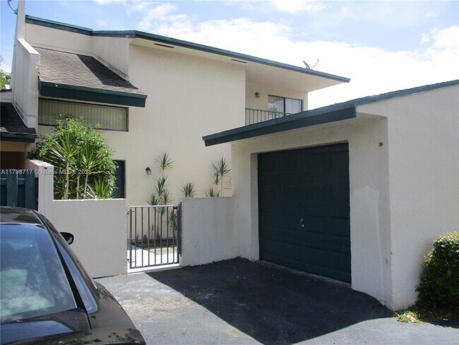 Building Photo - 10832 SW 72nd St