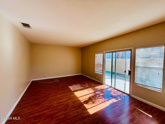 Building Photo - 42309 Portland Ln