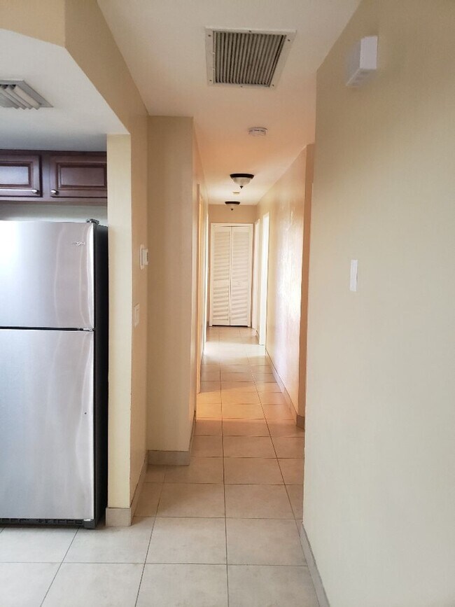 Building Photo - A-6 CALL OWNER FOR REPAIRS FIRST