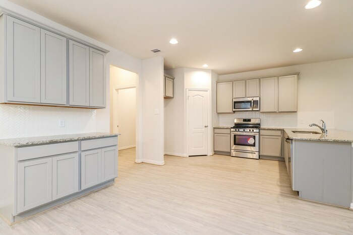Building Photo - 40538 Berylline Ln.