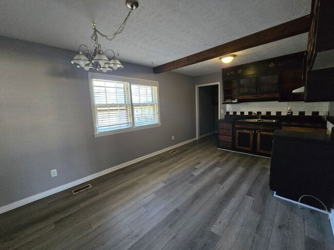 Building Photo - 733 Ashburton Dr