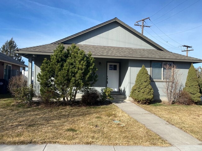Building Photo - Great NE Bend Home