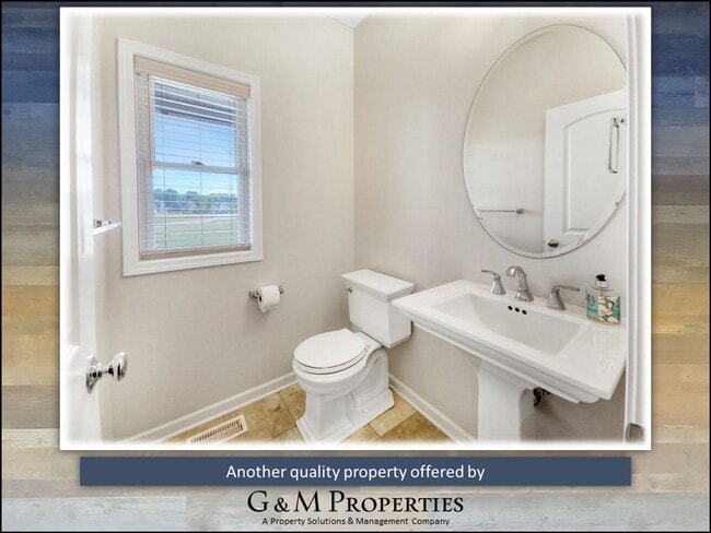 Building Photo - Rarely Available - Large Executive Rental ...