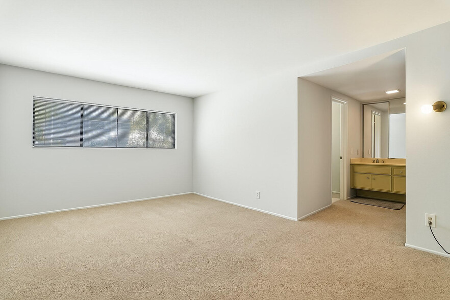 Primary Bedroom - 6216 Paseo Canyon Dr