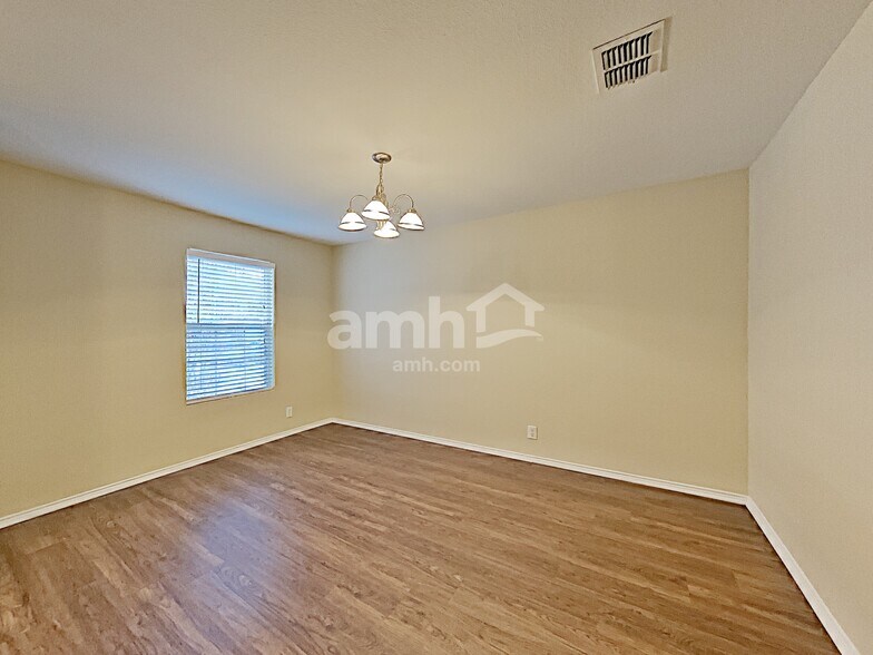 Building Photo - 8007 Abbotts Pointe
