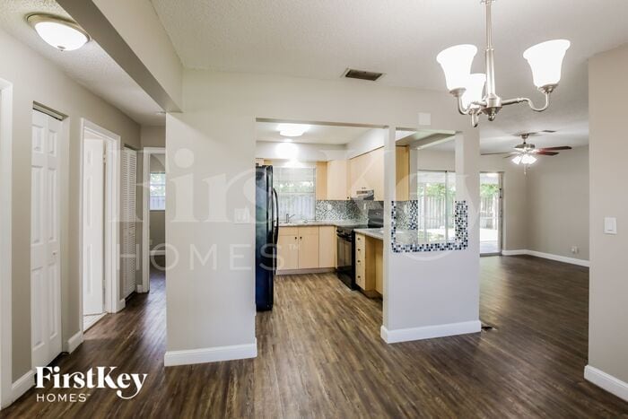 Building Photo - 9371 NW 35th Manor