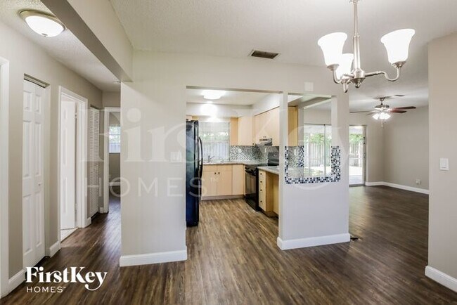 Building Photo - 9371 NW 35th Manor