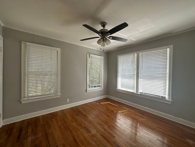 Interior Photo - 4000 Hawthorne Avenue