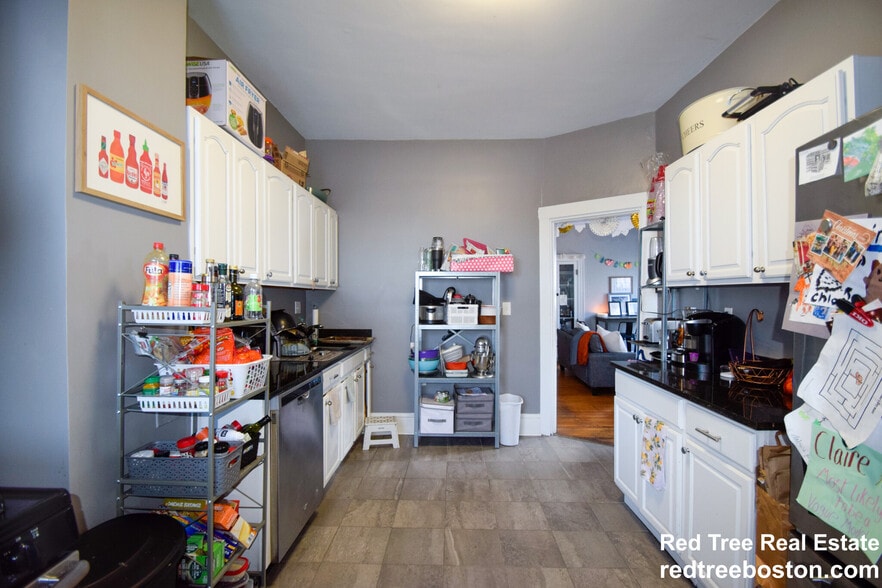 Building Photo - 85 Surrey St