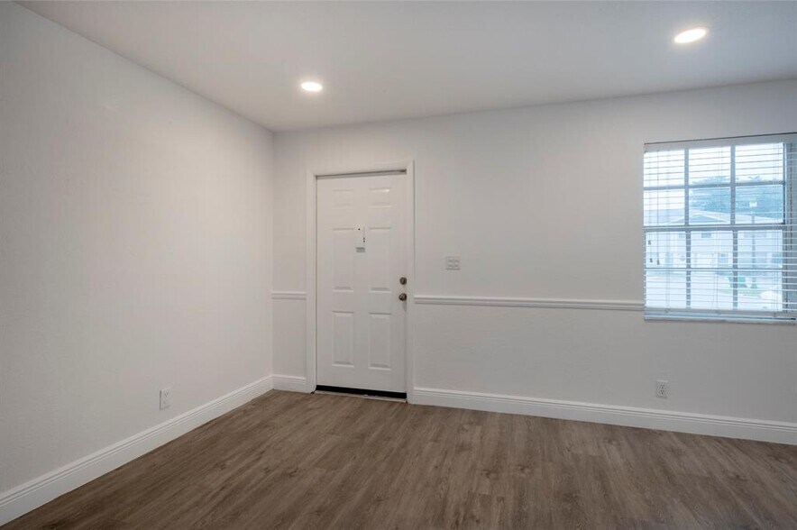 Building Photo - 8059 SW 18th Ct