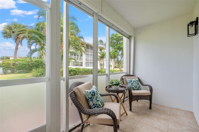 Building Photo - 2856 Garden Dr S