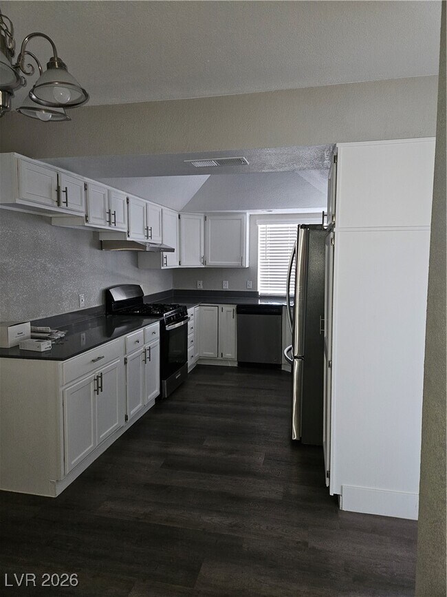 Building Photo - 6764 Groveview Ln