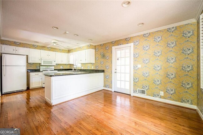 Building Photo - 1784 Halbro Dr
