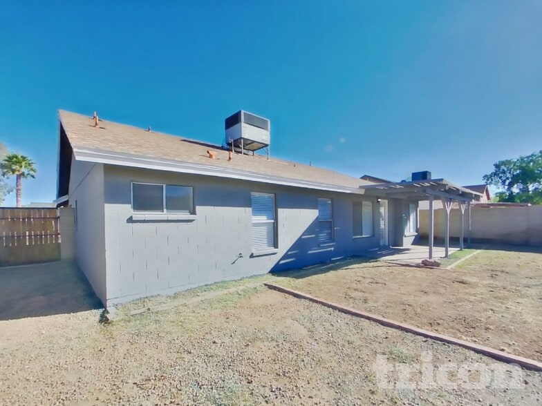 Building Photo - 6219 W North Ln