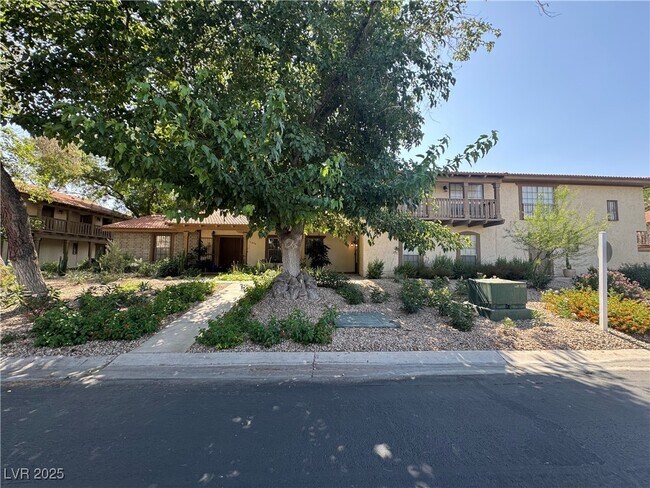 Primary Photo - 3109 Pinehurst Dr