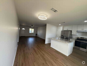 Building Photo - 2702 E Juniper Ave