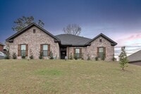 Building Photo - Millbrook Rental!