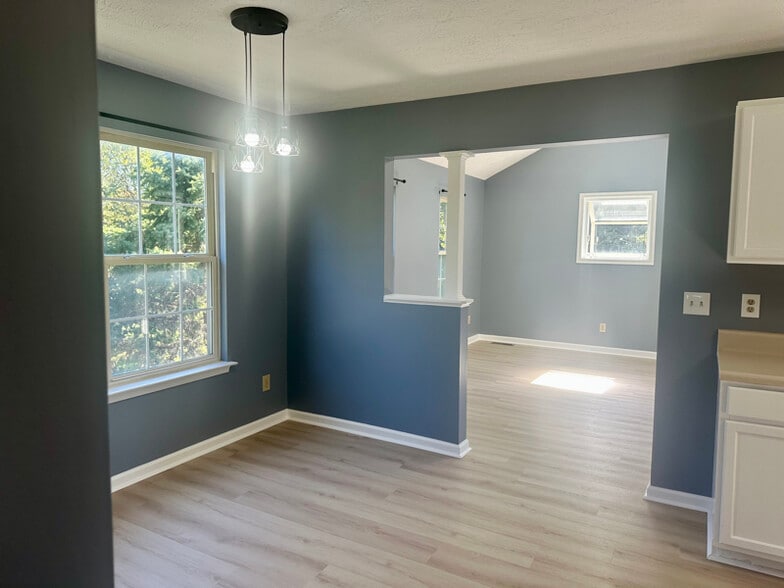 Building Photo - 314 Sutton Ct