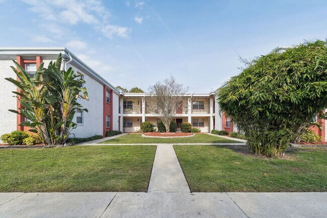 Building Photo - 4725 39th Ave N