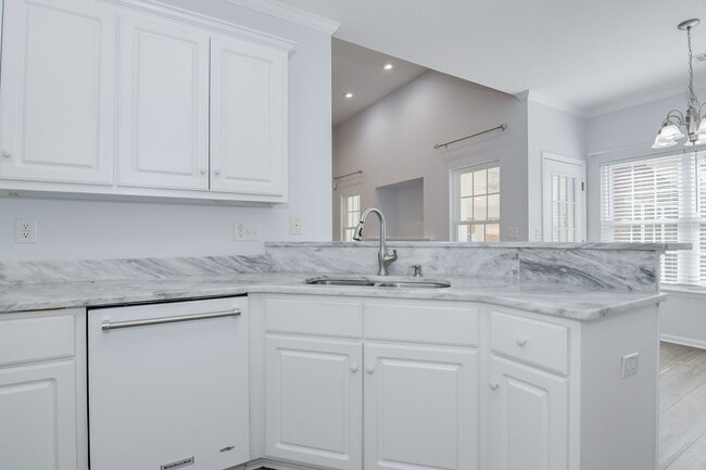 Building Photo - 4 Bedroom 2 Bath in Evans