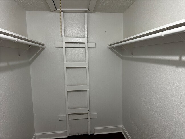 Building Photo - 9534 Pagewood Ln