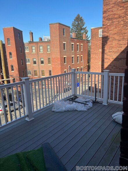 Building Photo - 7 Strathmore Rd