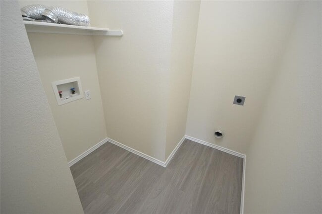 Building Photo - 411 Golden Gate Dr