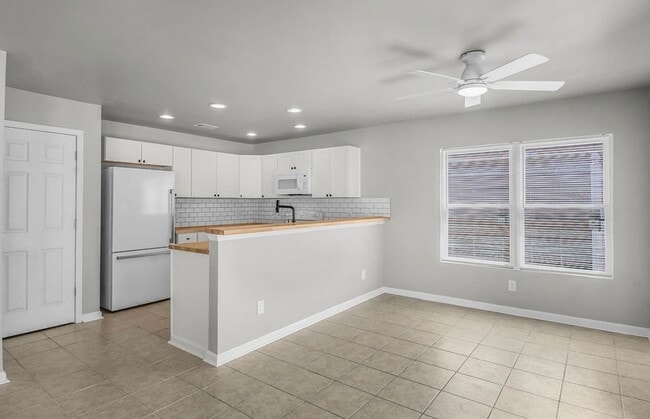 Building Photo - 306 Connor Ct