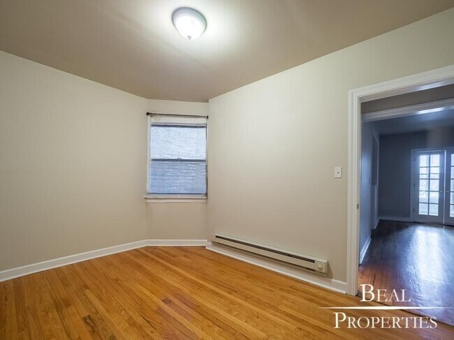 Building Photo - 2 bedroom in DEERFIELD IL 60015