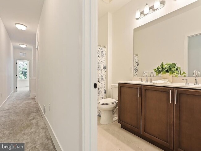 Building Photo - 6105 Vivaldi Rd