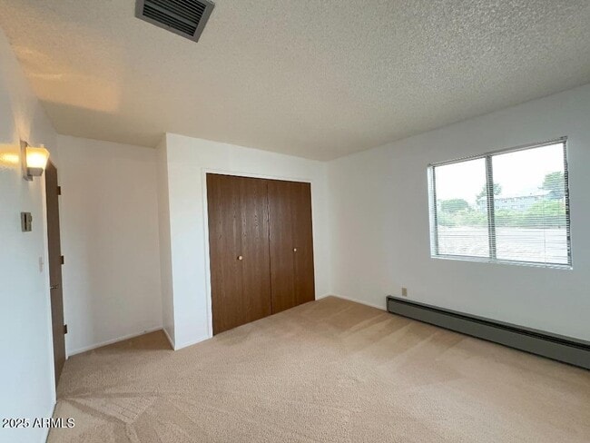 Building Photo - 4221 Plaza Oro Loma